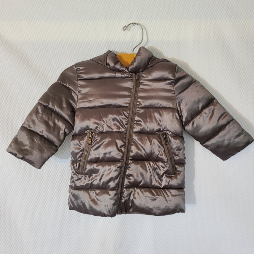 🌿 Baby girl Gap puffer coat in metallic gray